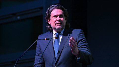 Rendkívüli ülés összehívását kéri Deutsch Tamás Kocsis Mátétól