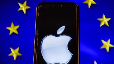 Beperelte az Apple-t az amerikai kormány