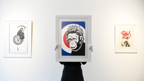 Újabb per indult, amiből kiderülhet, ki van Banksy álarca mögött