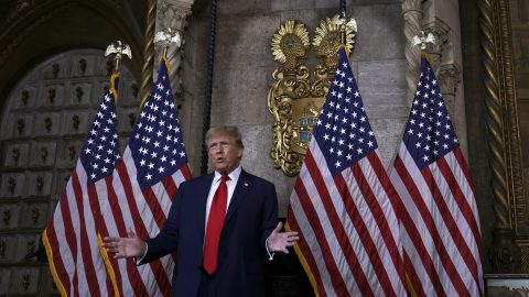 Sinéad O’Connor legismertebb dalával kampányolt Trump, az örökösök elhatárolódtak