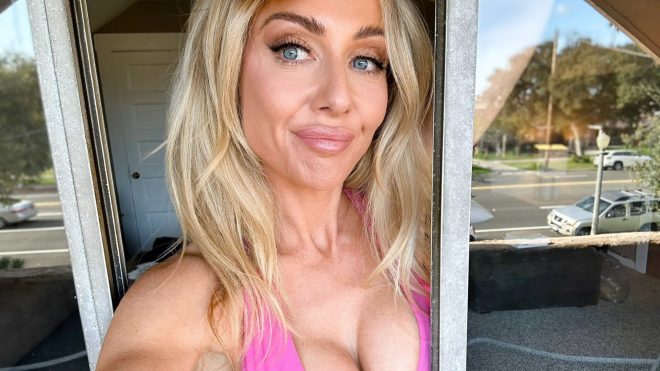 Tizenöt év után visszatért a felnőttfilmezéshez a pornósztárból lett nővér 24.hu