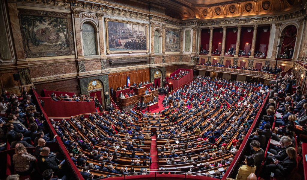 Franciaországban alkotmányos jog lett az abortusz