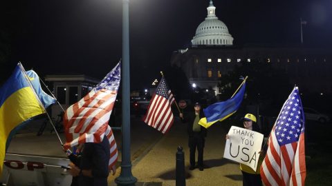 Megszavazta az amerikai szenátus: 61 milliárd dolláros katonai segélyt nyújtanak Ukrajnának