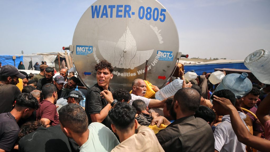 BBC: brit katonákat vezényelhetnek a Gázai övezetbe a segélyek eljuttatása miatt