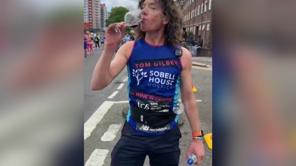 Lefutotta a londoni maratont és közben 25 bort kóstolt meg egy férfi