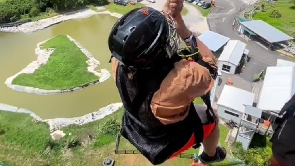 43 méter magasból próbálta ki a kötél nélküli bungee jumpingot egy nő – videó