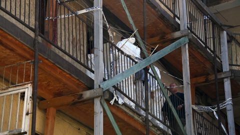 17 év fegyházat kapott a férfi, aki agyonverte a négygyermekes élettársát a Hős utcában