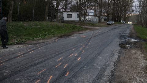 Újra versenyzik a navigátor, aki a nézők közé csapódó kocsiban ült az esztergomi ralin