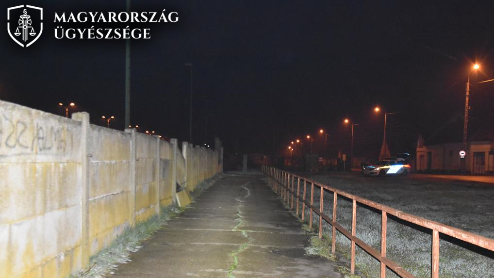 Késsel fenyegetve rabolt ki egy 14 évest a jánoshalmai férfi