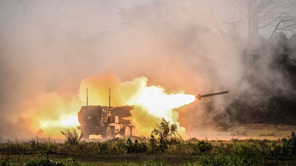 Indulhatnak az Ukrajnának szánt amerikai fegyverek