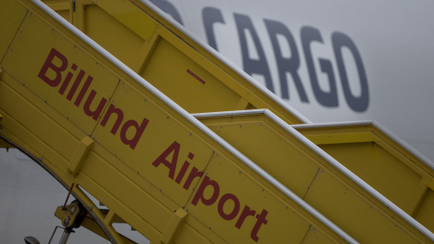 Bombariadó miatt kellett evakuálni egy repteret Dániában