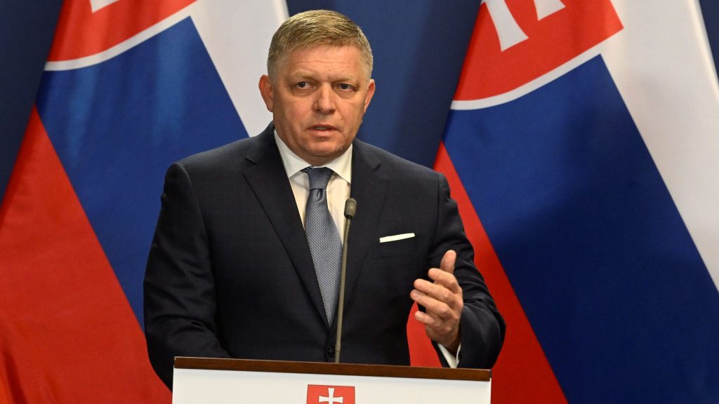Átalakítja a szlovák kormány a közmédiát, a dolgozók gyásznapot hirdettek