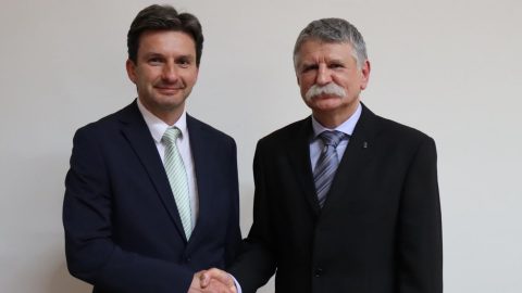 Fideszes polgármester jelölt lett a tanár, aki naplóval vágta fejbe az egyik tanítványát