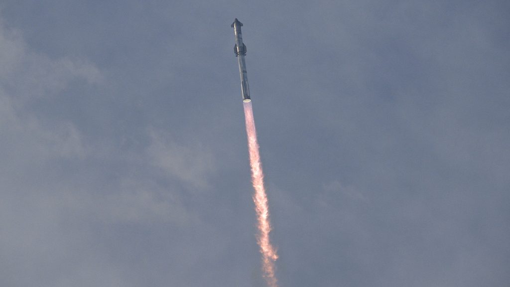 Hamarosan újra repülhet Elon Musk hatalmas rakétája