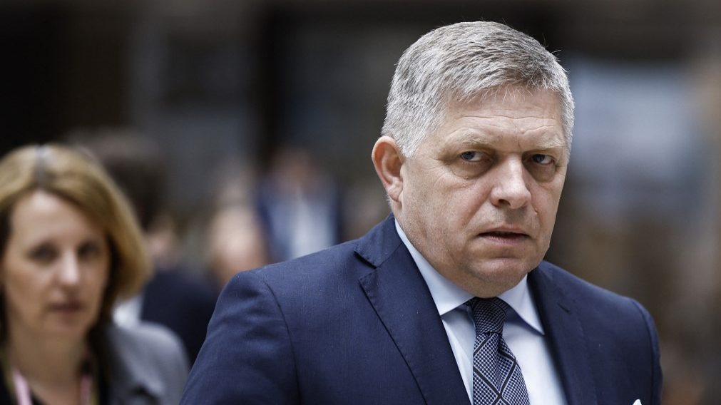 Meglőtték Robert Ficot