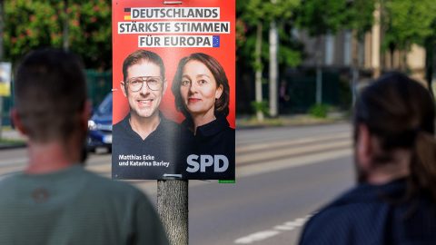 „Lefűrészelik azt a faágat, amin ülnek” – a német politikusok is felelősek az elharapózó erőszakos politikustámadásokért