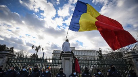 A román kormányfő lelkendezik: „Megelőztük Magyarországot!”