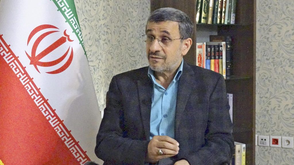 Tagadja a kormány, hogy köze van a szélsőséges iszlamista volt iráni elnök meghívásához