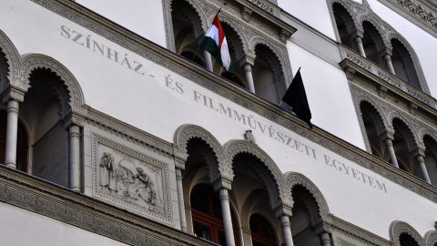 Az SZFE szerint nem gond, hogy Orbán-idézettel felvételiztettek, mert Gyurcsány böszmesége is feltűnt a kérdések közt