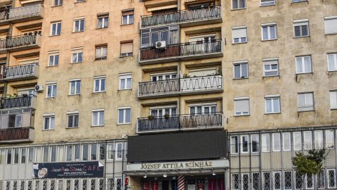 A rászoruló színházi dolgozókért rendeznek jótékonysági gálát a József Attila Színházban