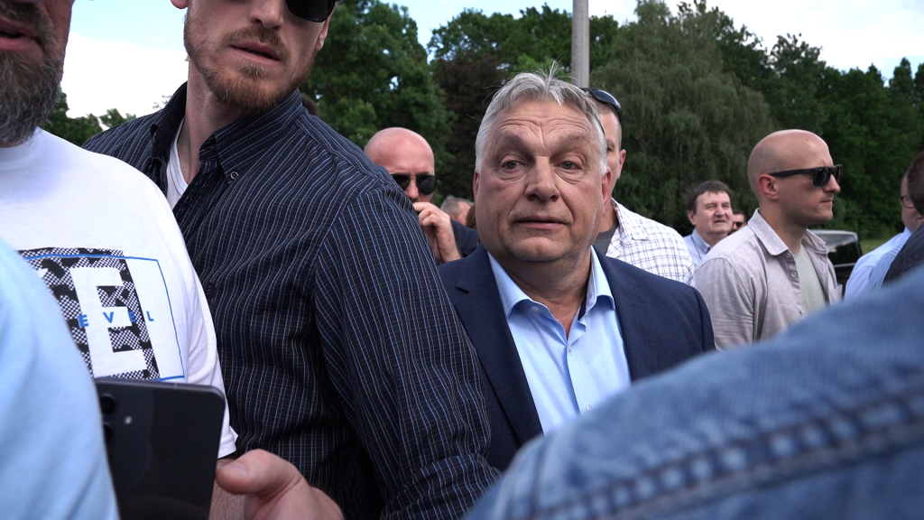 „A saját híveinkkel kell beszélni, az fényesen elegendő a győzelemhez” – Orbán Viktort a titkos kampánykörútján kergettük egy napon át