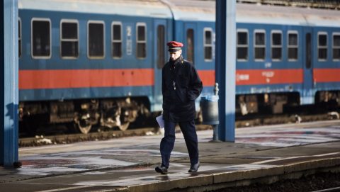 Rendszeresek a kalauzokat ért bántalmazások, egyiküket dobócsillaggal támadták meg