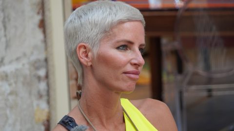 Közel százkilós edzőjével a hátán lépcsőzött Lotfi-Schadi Réka