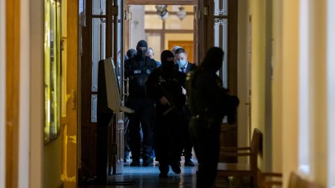 Visszalépteti a Fidesz Schadl bizalmasát, akit Zuglóban indítottak volna