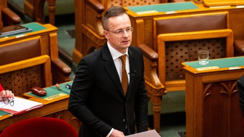 Szijjártó Péter Minszkbe utazik, Lukasenka miniszterével tárgyal