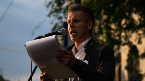 Magyar Péter a Hősök terére szervez tüntetést a választás előtti napra