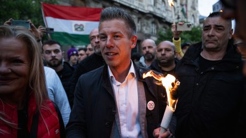 Magyar Péter a Hősök terére szervez tüntetést a választás előtti napra
