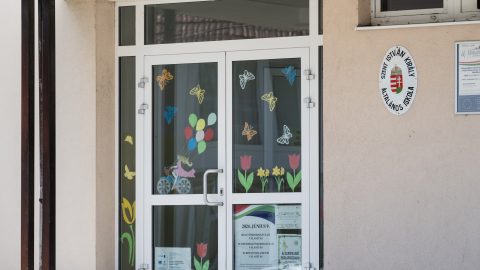Nem engedik ki a javítóintézetből a bőnyi késelő diákot