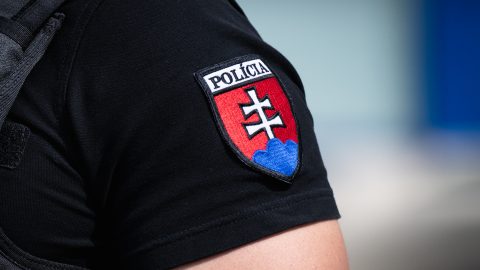 Három, Fico lelövését támogató kommentelőt vettek őrizetbe Szlovákiában