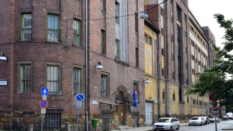 Listavezető lett Olaszországban a Gyorskocsi utcában fogvatartott aktivista, de szavazni sem engedik majd