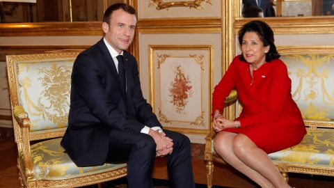 Grúz államfő: Elvárom, hogy Macron eljöjjön hozzánk
