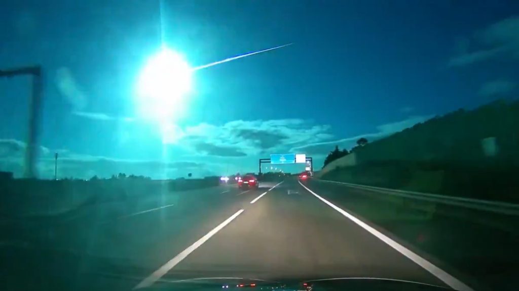 Kéken ragyogott az égbolt a portugáliai meteor miatt