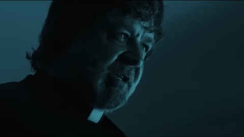 Horrorfilm a horrorfilmben: szinkronos előzetest kapott Russel Crowe új ördögűzős filmje