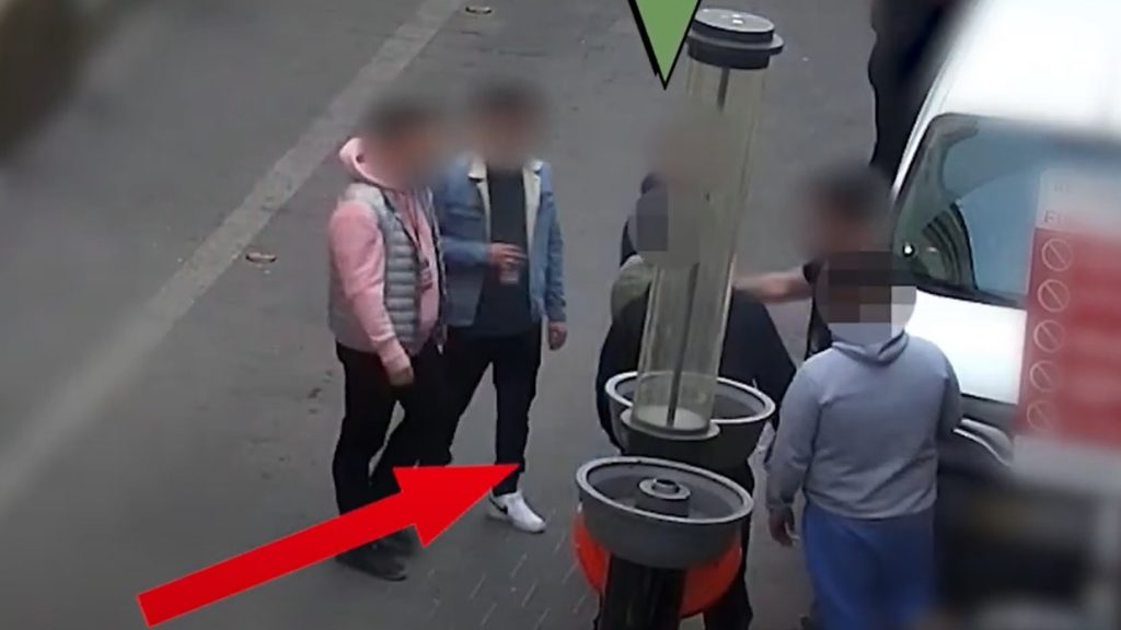 Így húztak le a drogozni akaró német turistákat az ATM-es csalók a bulinegyedben