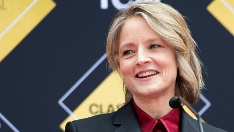 Miután rajongója fegyvert vitt egy előadásra, Jodie Foster többet nem lépett színpadra