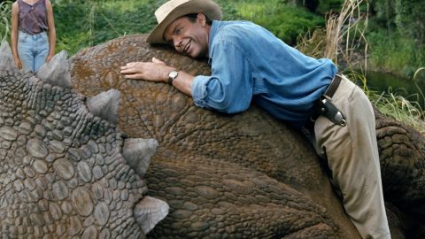 Sam Neillel készült titokban dokumentumfilm a kisiskolásokról, akik egy T-rex maradványaira bukkantak