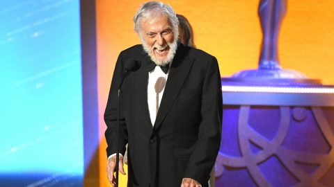 98 évesen minden idők legidősebb Emmy-győztese lett Dick Van Dyke, aki már a Mary Poppinsban is játszott