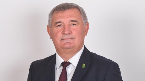 Kétharmadot vert a Fideszből kipaterolt polgármester az új fideszes jelöltre Móron