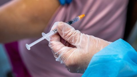 Szamárköhögés: nem oltják újra a kórházi dolgozókat