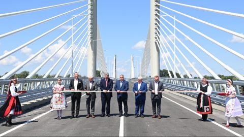 Új Duna-hidat adott át Orbán Viktor