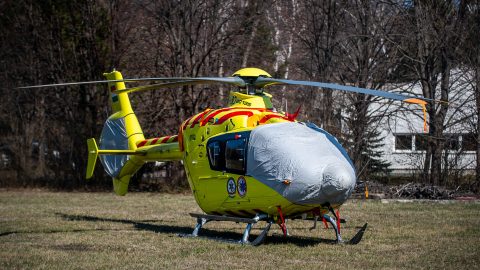Eszméletlenül esett össze egy tanár a salgótarjáni technikumban, mentőhelikoptert kellett riasztani