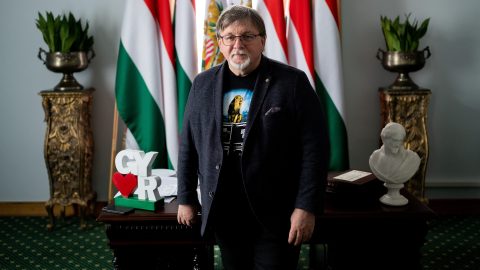 Dézsi Csaba András az új győri színház helyett a kihívóit építette fel