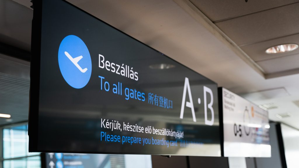 Csütörtök éjjel is késni fognak a repülők az időjárás miatt