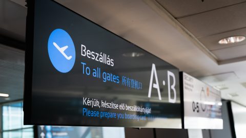 Csütörtök éjjel is késni fognak a repülők az időjárás miatt