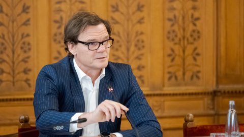Bánki Erik tagadja, hogy a cége pénzt kapott volna a pécsi buszper egyik vádlottjától