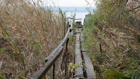 Lebontják a szabálytalanul lezárt bejáróstégek kapuit a Balatonon
